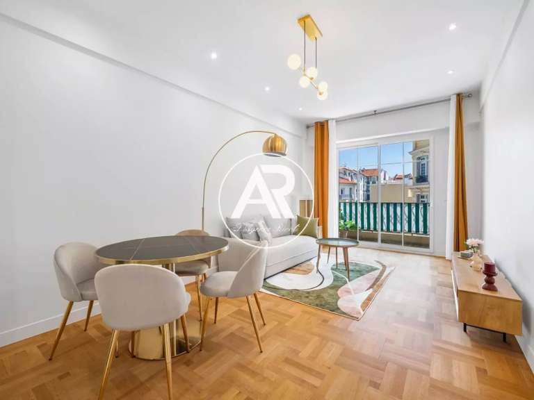 Apartment Nice - 2 bedrooms - 64m²