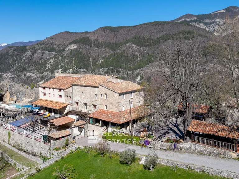 Domaine viticole Nice - 12 chambres - 1000m²