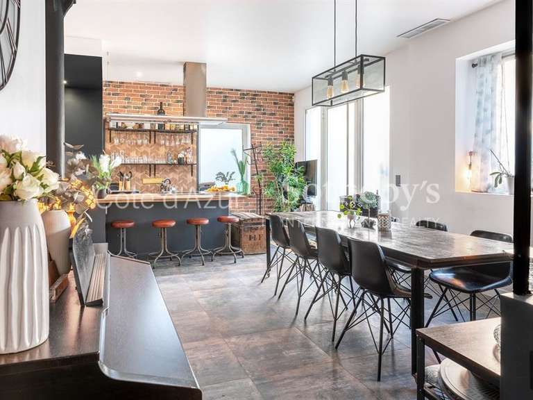 House Nice - 6 bedrooms - 228m²