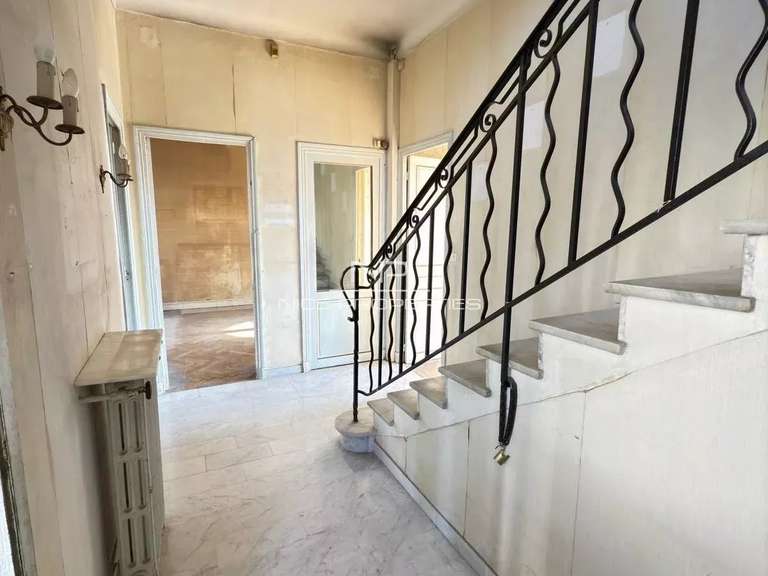 House Nice - 5 bedrooms - 254m²