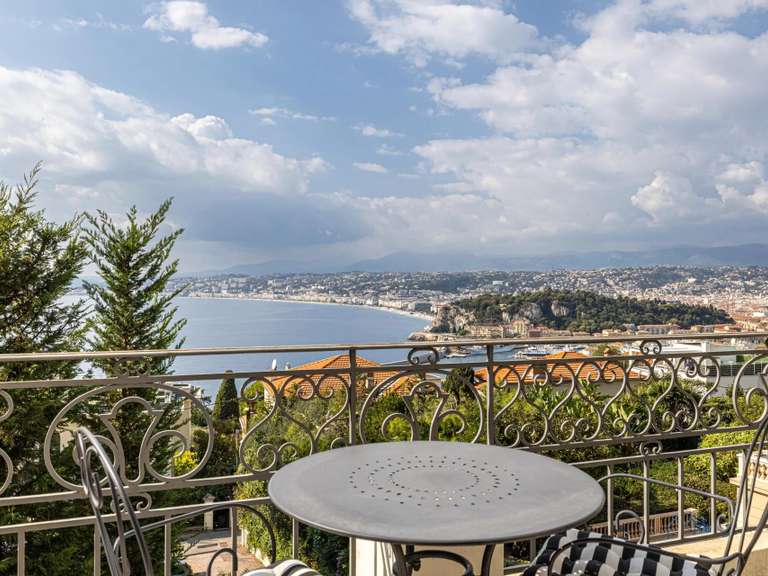 House Nice - 5 bedrooms - 222m²