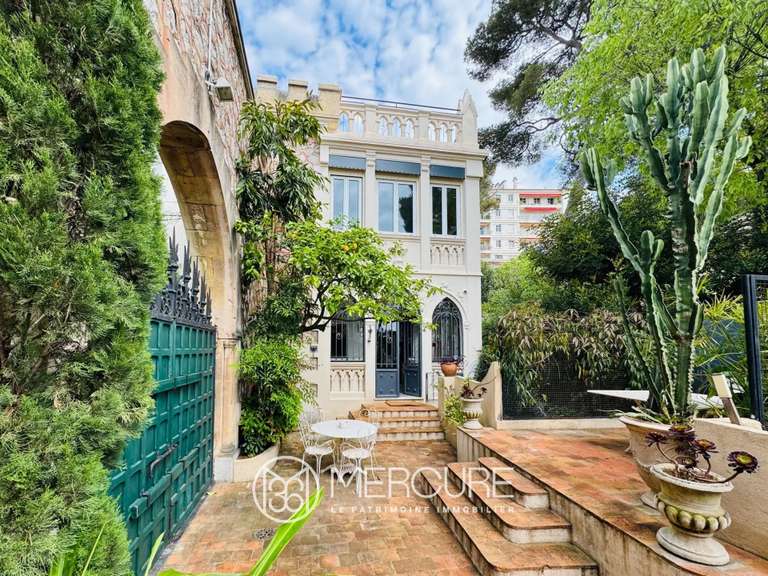 House Nice - 4 bedrooms - 161m²