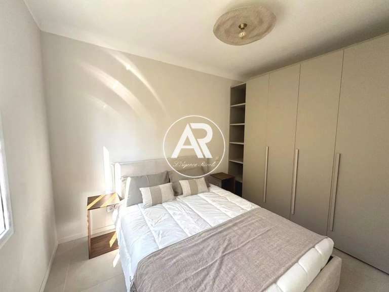 House Nice - 5 bedrooms - 145m²