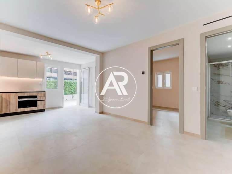 House Nice - 5 bedrooms - 145m²