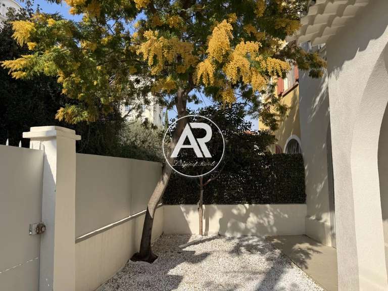 House Nice - 5 bedrooms - 145m²