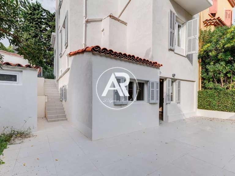 House Nice - 5 bedrooms - 145m²