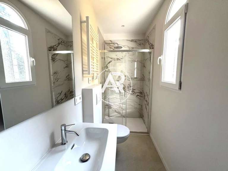 House Nice - 5 bedrooms - 145m²