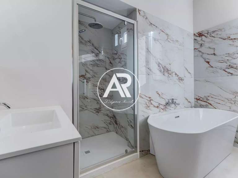 House Nice - 5 bedrooms - 145m²