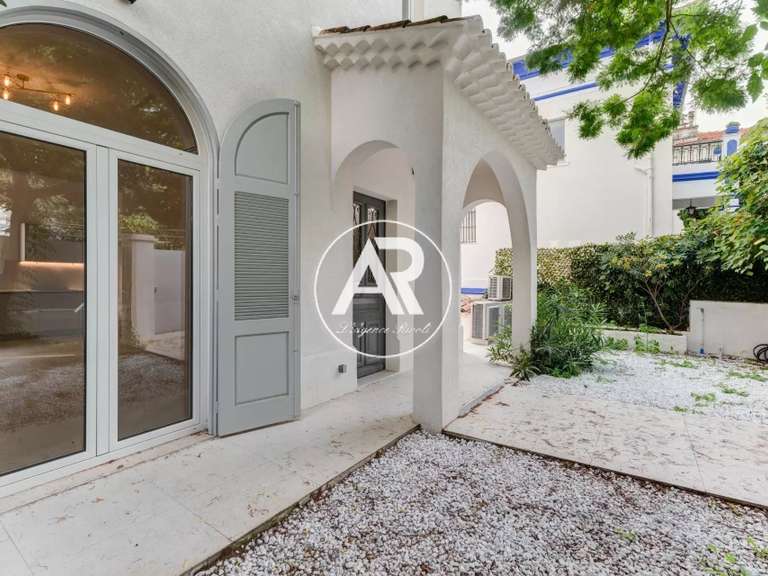 House Nice - 5 bedrooms - 145m²