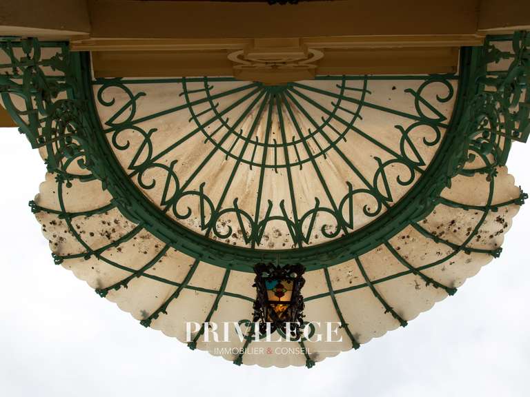 House Nice - 7 bedrooms - 824m²