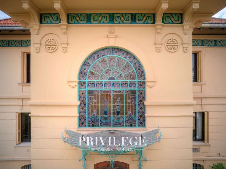 House Nice - 7 bedrooms - 824m²