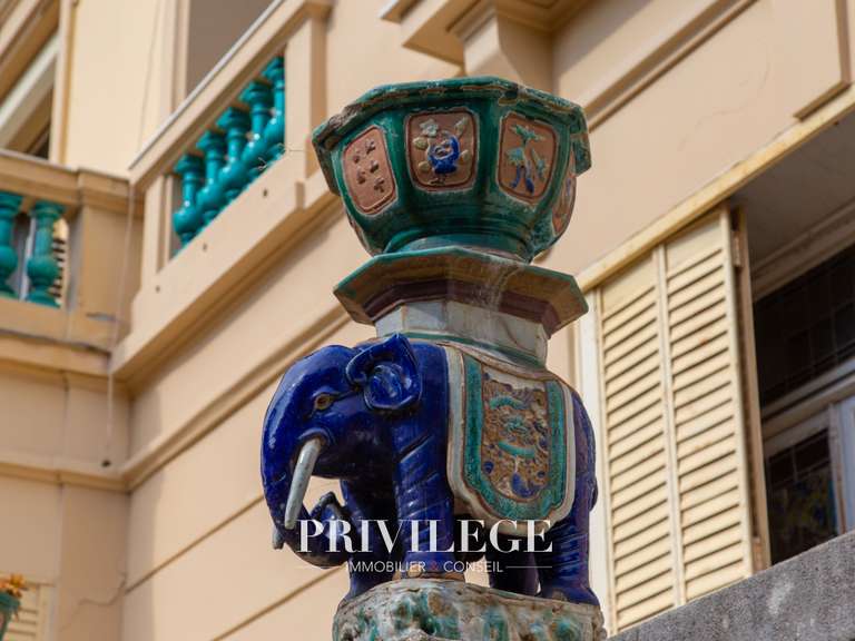 House Nice - 7 bedrooms - 824m²