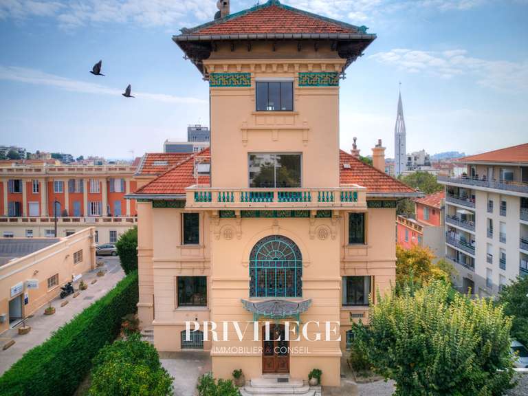 House Nice - 7 bedrooms - 824m²