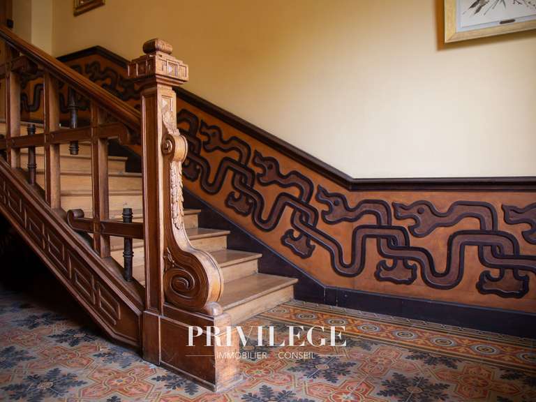 House Nice - 7 bedrooms - 824m²