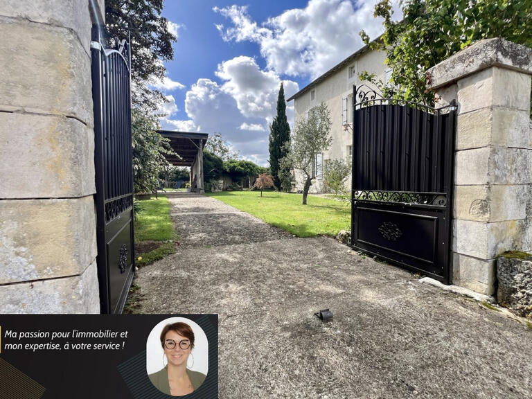 Maison Nieuil-l'Espoir - 4 chambres - 144m²