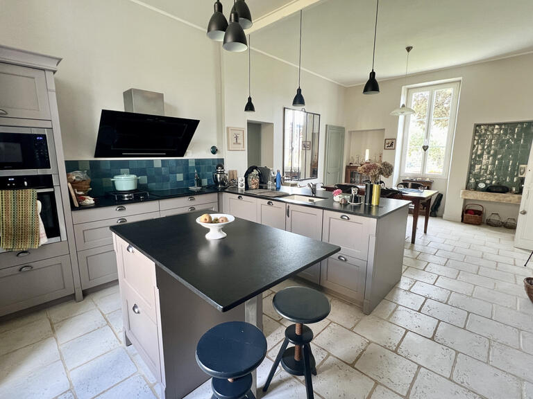 Maison Nieuil-l'Espoir - 4 chambres - 144m²