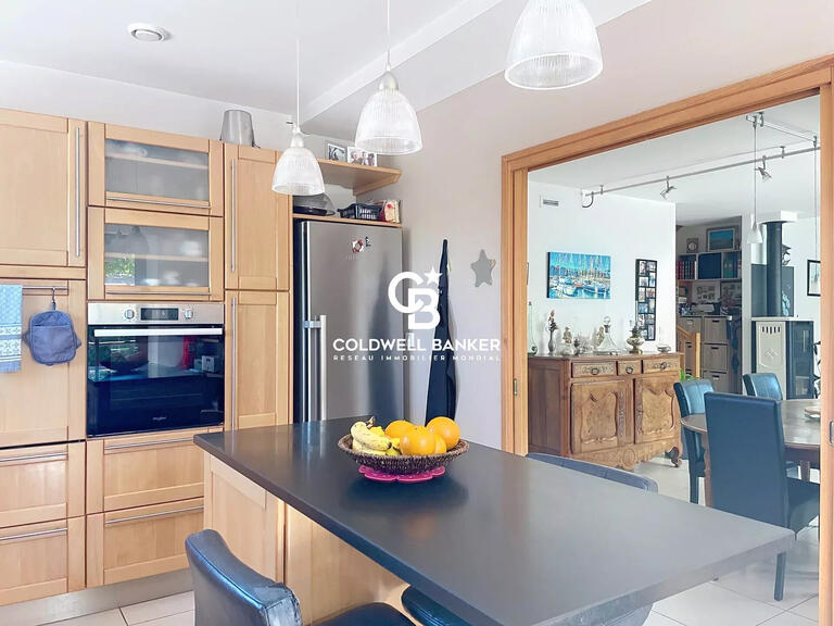 Maison Nieul-sur-Mer - 5 chambres - 168m²