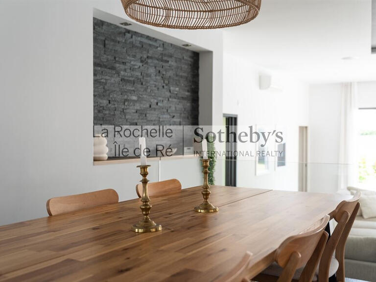 Maison Nieul-sur-Mer - 4 chambres - 200m²