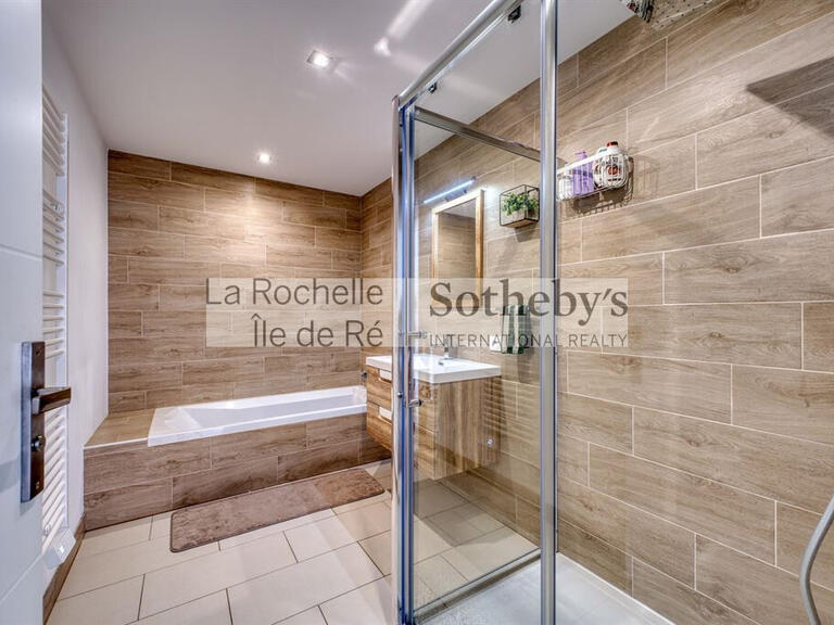Maison Nieul-sur-Mer - 4 chambres - 200m²