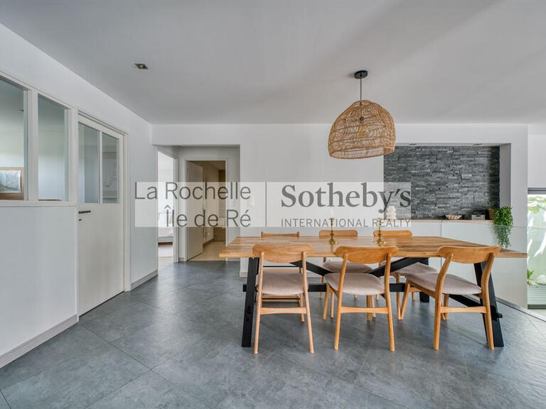 Maison Nieul-sur-Mer - 4 chambres - 200m²