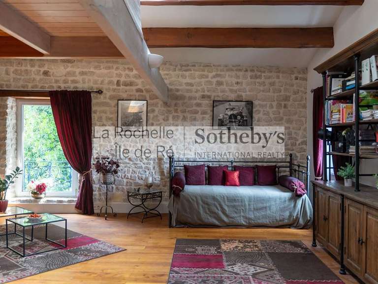 Maison Nieul-sur-Mer - 3 chambres - 189m²
