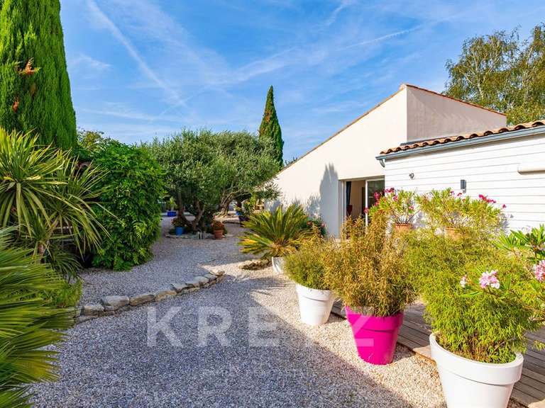 House Nieul-sur-Mer - 4 bedrooms - 147m²