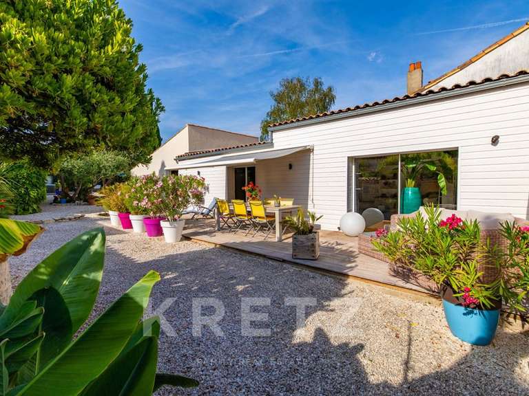 House Nieul-sur-Mer - 4 bedrooms - 147m²