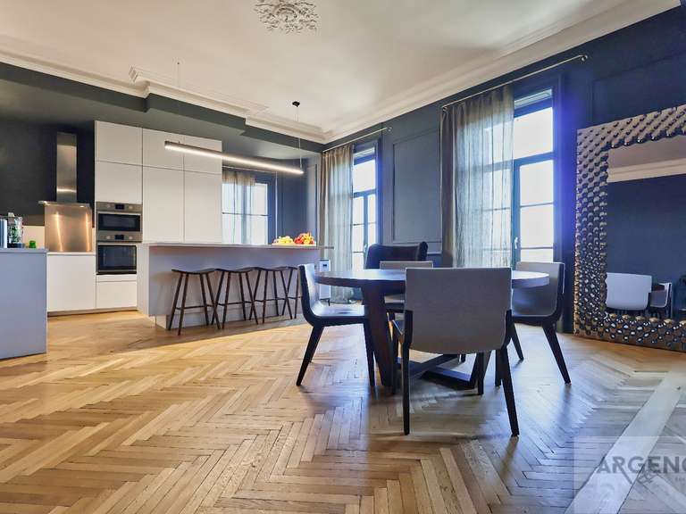 Apartment Nîmes - 3 bedrooms - 140m²