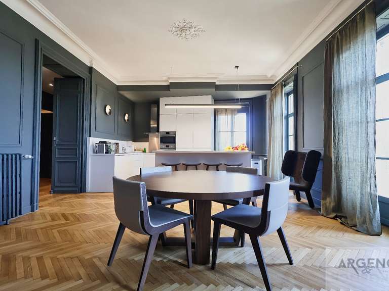 Apartment Nîmes - 3 bedrooms - 140m²