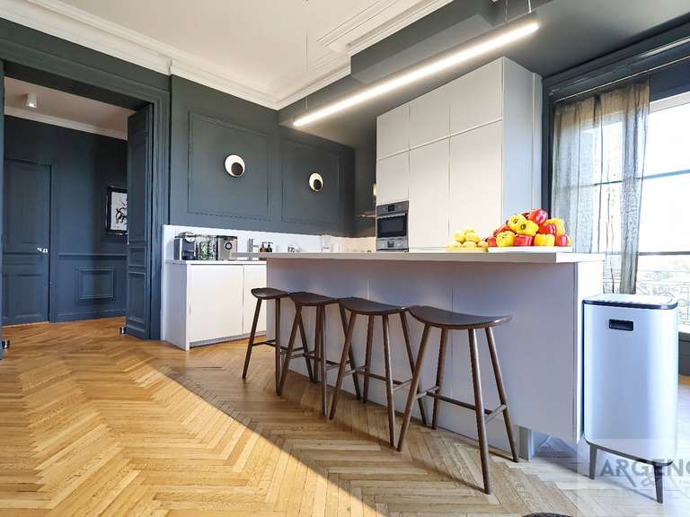 Apartment Nîmes - 3 bedrooms - 140m²
