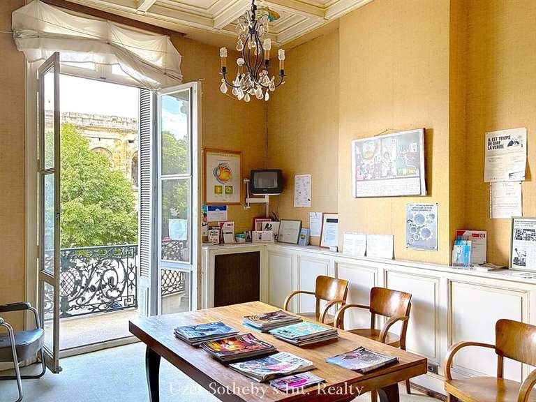 Apartment Nîmes - 4 bedrooms - 186m²