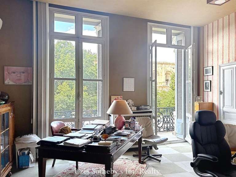 Apartment Nîmes - 4 bedrooms - 186m²