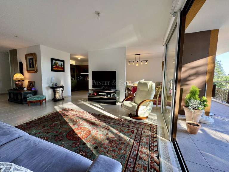 Appartement Nîmes - 3 chambres - 143m²