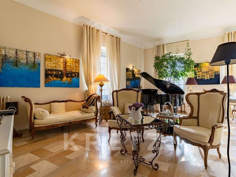 Apartment Nîmes - 3 bedrooms - 283m²