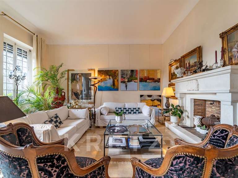 Apartment Nîmes - 3 bedrooms - 283m²