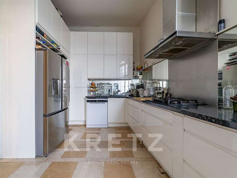 Apartment Nîmes - 3 bedrooms - 283m²