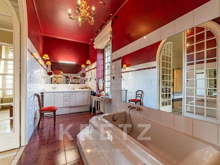 Apartment Nîmes - 3 bedrooms - 283m²