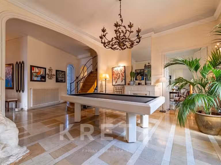 Apartment Nîmes - 3 bedrooms - 283m²