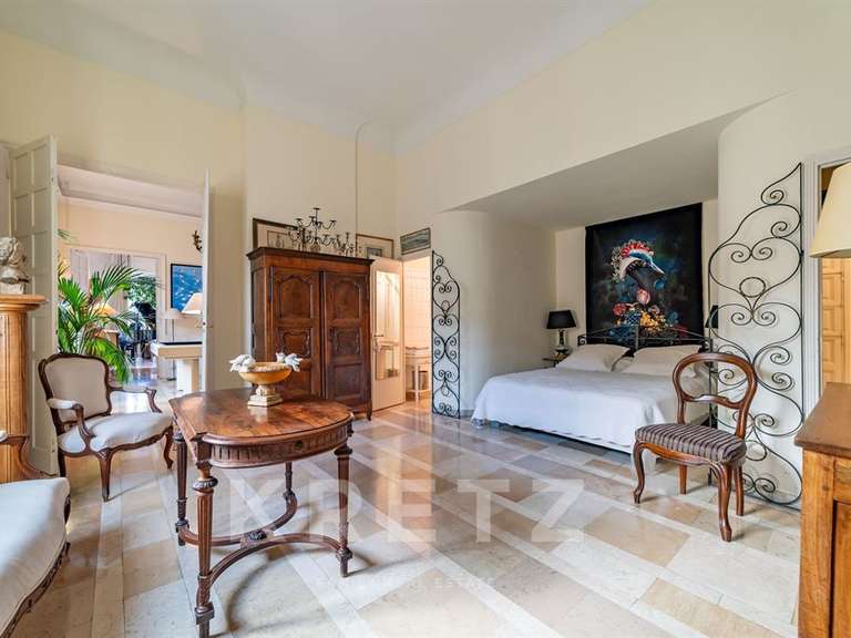 Apartment Nîmes - 3 bedrooms - 283m²