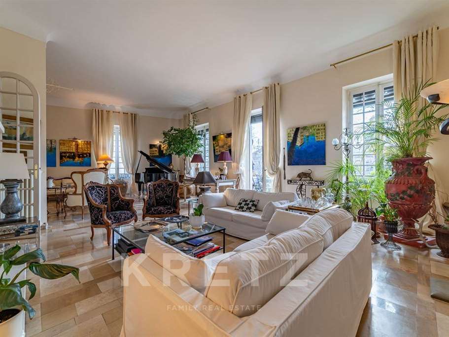 Apartment Nîmes
