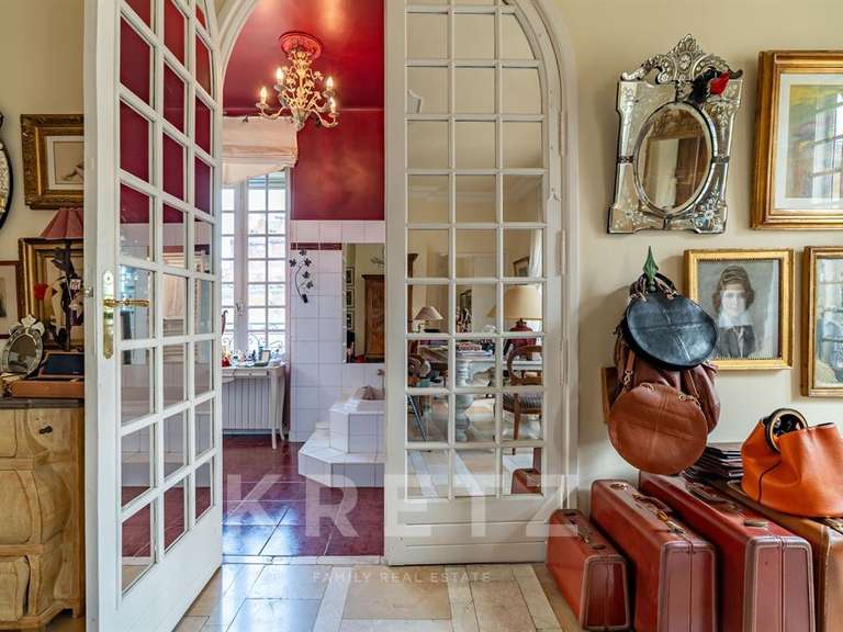 Apartment Nîmes - 3 bedrooms - 283m²