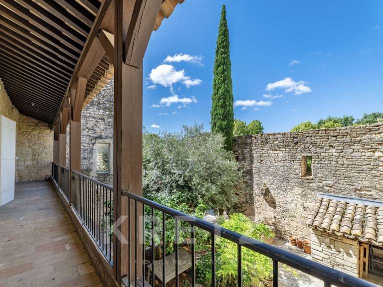 Castle Nîmes - 7 bedrooms - 303m²