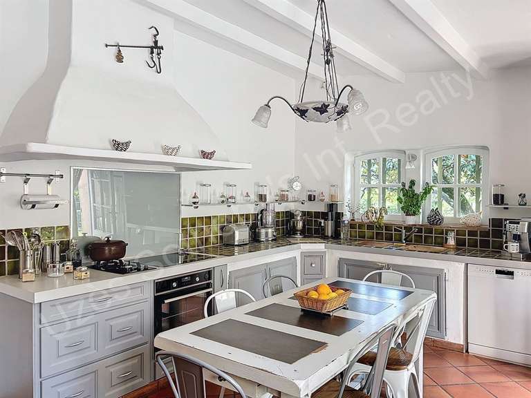 House Nîmes - 4 bedrooms - 210m²