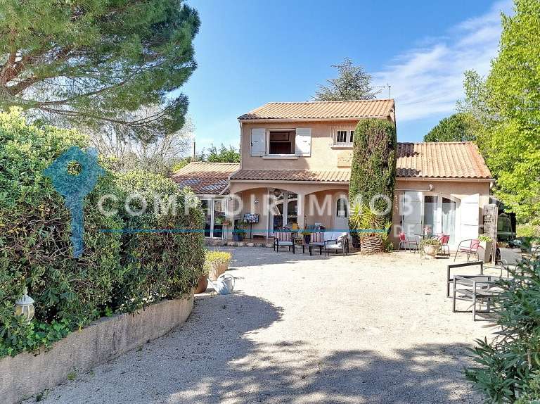 House Nîmes - 13 bedrooms - 409m²