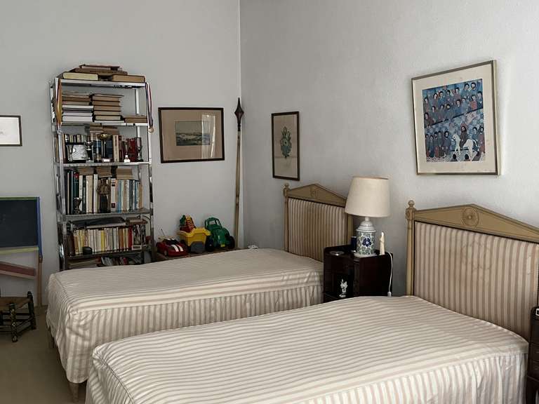 Maison Nîmes - 3 chambres - 258m²