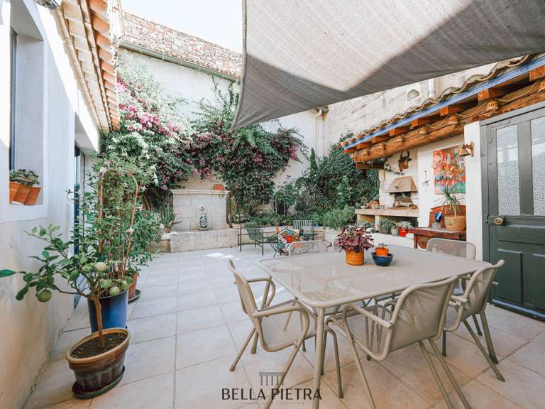 Maison Nîmes - 4 chambres - 240m²