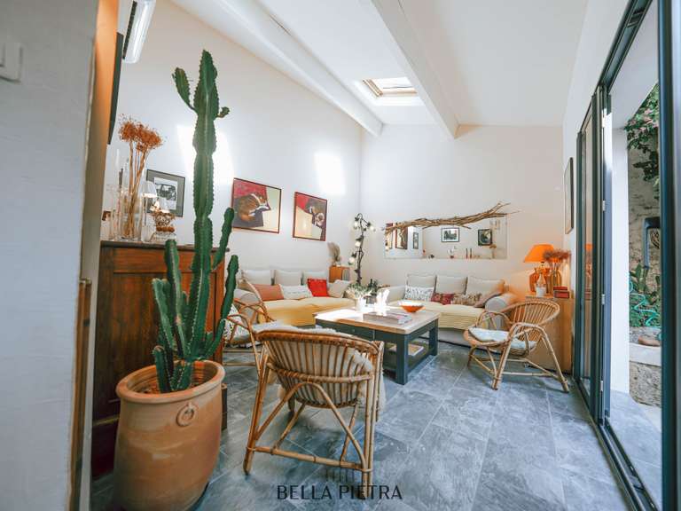 Maison Nîmes - 4 chambres - 240m²