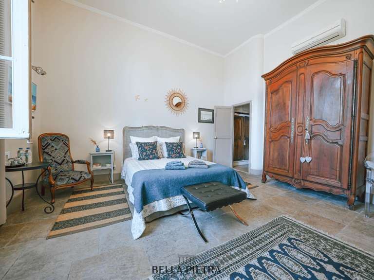 Maison Nîmes - 4 chambres - 240m²