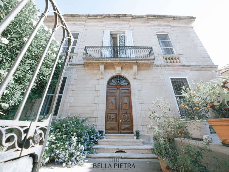 Maison Nîmes - 4 chambres - 240m²