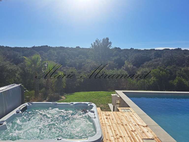 House Nîmes - 6 bedrooms - 300m²